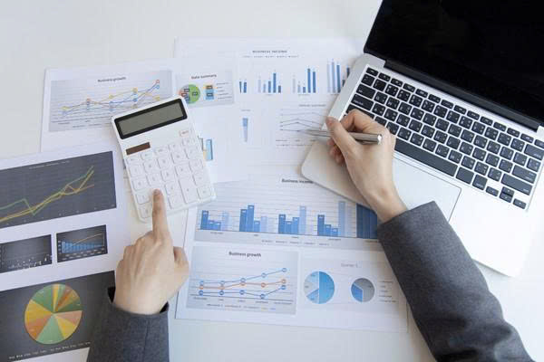 Paid Ads vs Organic Reach: Cái nào thực sự hiệu quả hơn?